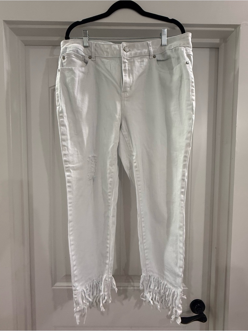 Source Unknown White Fringed Hem Ankle Jeans